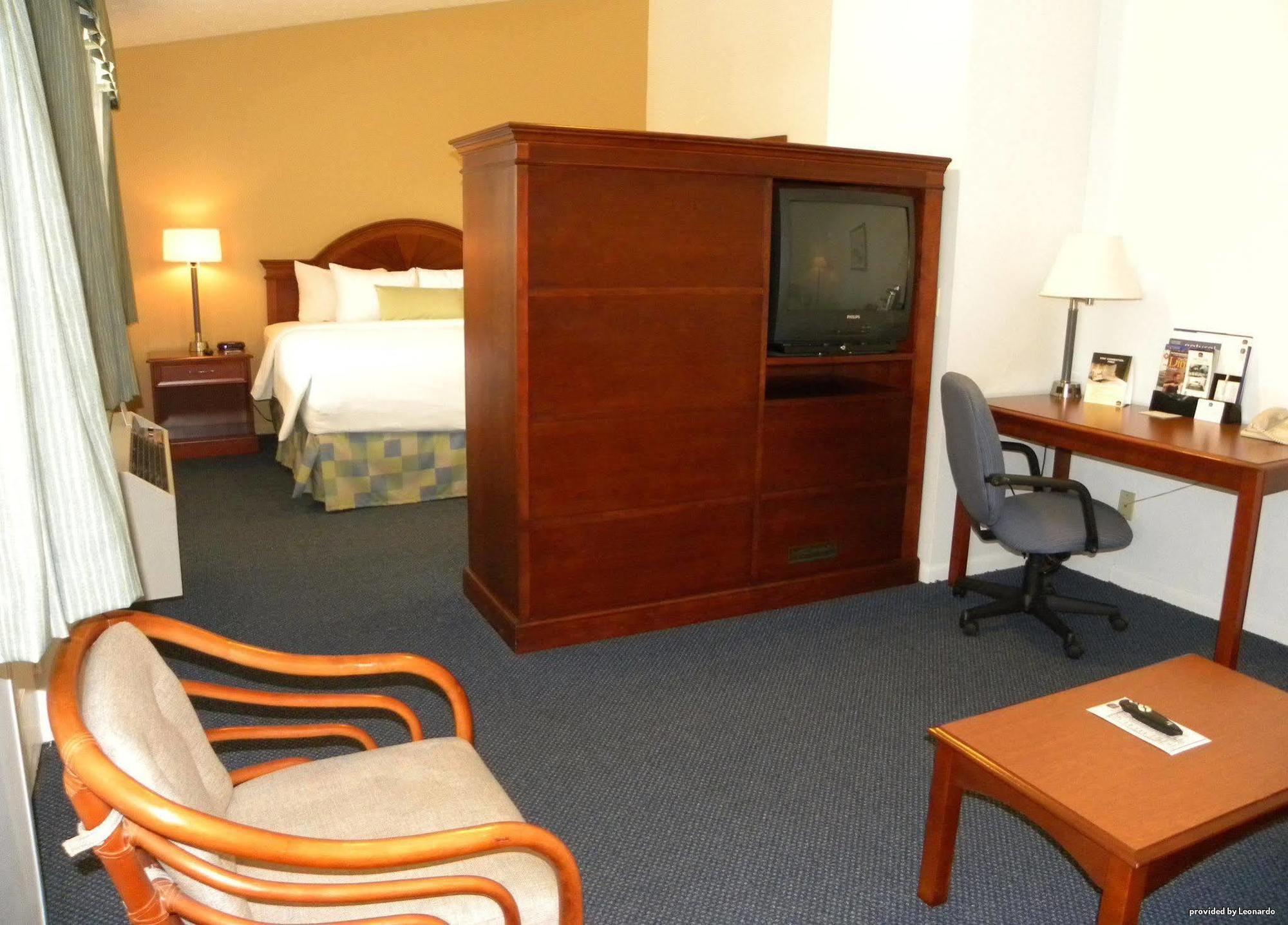 Best Western Port St. Lucie Hotel Room photo