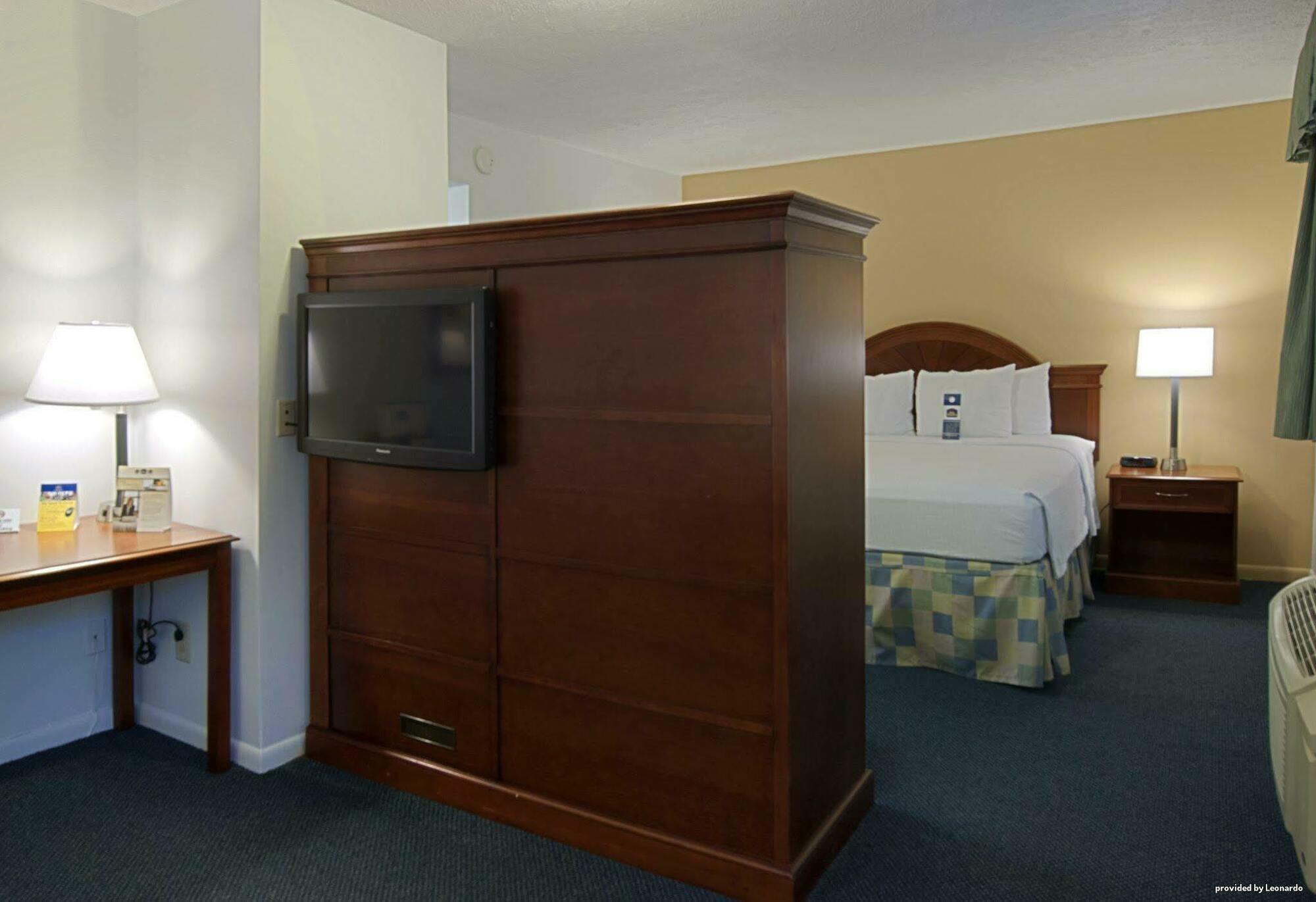 Best Western Port St. Lucie Hotel Room photo